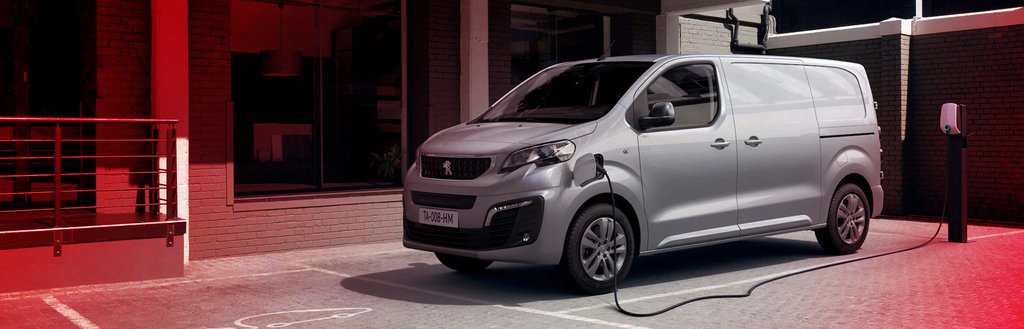 P22206-Senger-MH-Peugeot-eExpert-1920x618