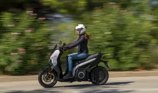 SEAT-Mo-eScooter-125-Senger