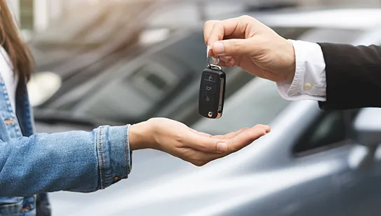 Schlüsselübergabe für Gebrauchtwagen Leasing