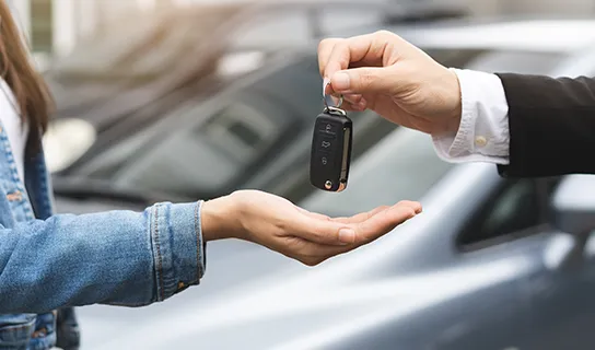 Schlüsselübergabe für Gebrauchtwagen Leasing